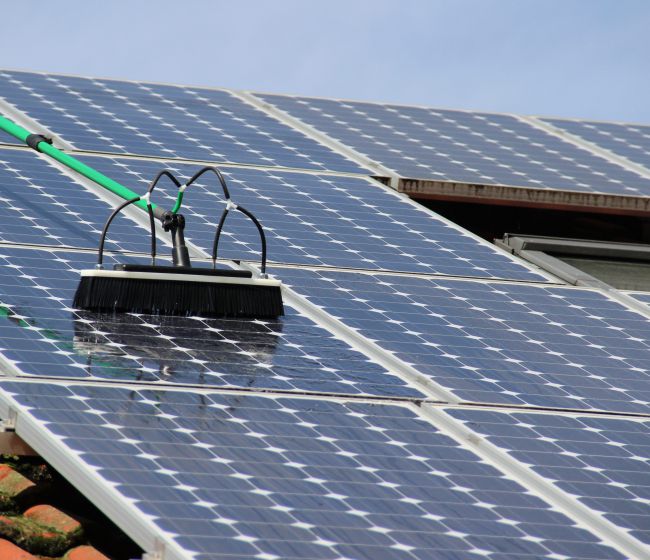 Service f&uuml;r Firmen: Photovoltaik Reinigung