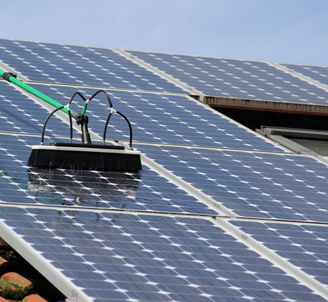 Gr&uuml;ndliche Reinigung der Solaranlage (Photovoltaik)